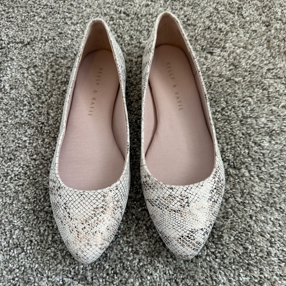 Flats - Picture 2 of 3